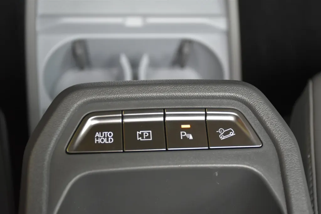Kia EV3 81,4 kWh 204pk Plus Advanced TREKHAAK