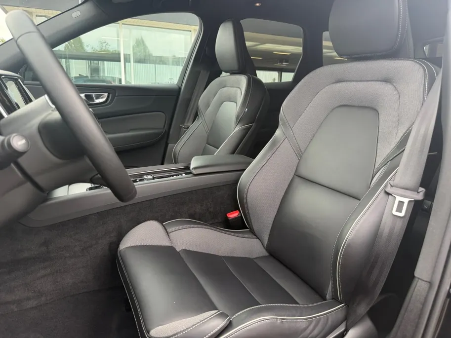 Volvo XC60 2.0 T8 AWD+ Black Edition | panoramadak | Harmann Kardan