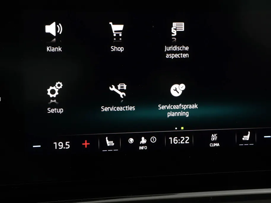 Škoda Octavia Combi 1.4 TSI 245pk DSG RS iV PHEV Business · Panoramadak · Apple/Android Car Play · P-Sensoren · Sfeerverlichting · 18'' Inch ·