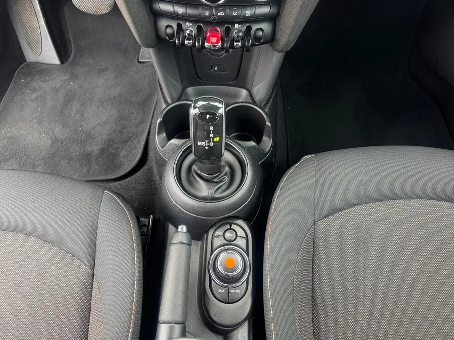 MINI Cooper 1.5 Cooper Business Edition Automaat | Navi | Clima | Cruise Control | LM Velgen | LED-Koplampen