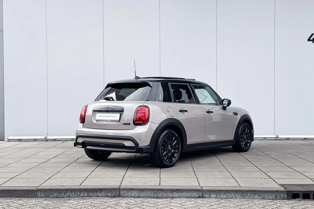 MINI Cooper 5-deurs 1.5 Cooper Camden Plus Edition