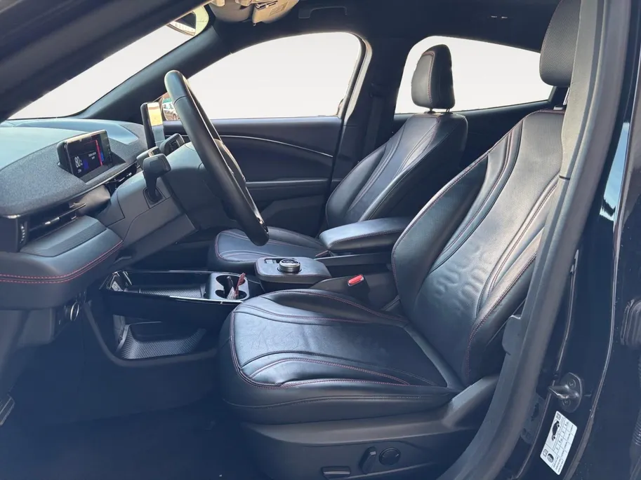 Ford Mustang Mach-E Premium AWD | Memory stoelen | Stoel en Stuurverwarming | B&O audio | Elektr. Achterklep | 360 camera