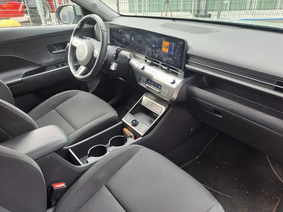 Hyundai Kona 1.6 GDI HEV Comfort Smart AUTOMAAT | Trekhaak | Stoel/Stuur verwarming | Camera | Navigatie | Adaptieve Cruise | Apple Carplay/Android Auto | Hybride