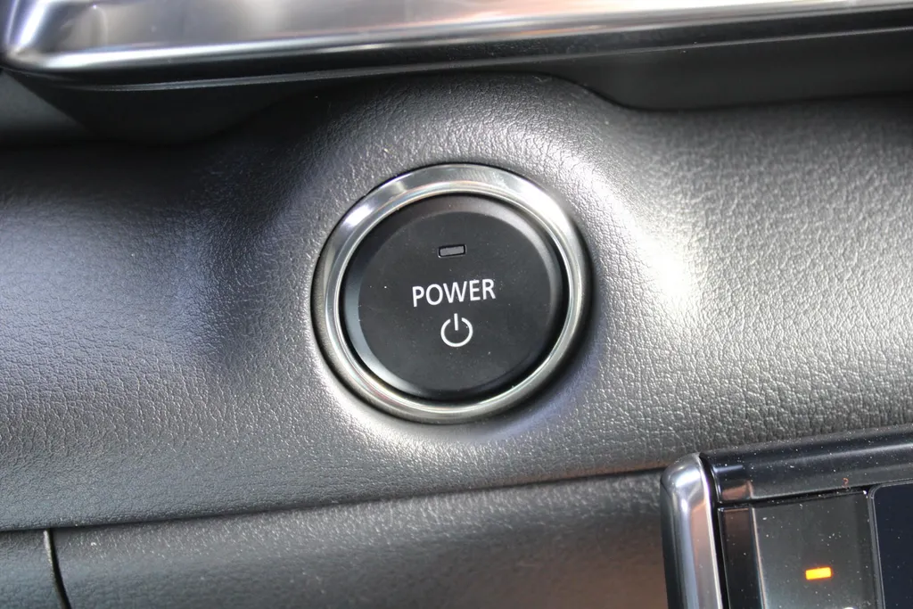 Mazda MX-30 e-SkyActiv EV 145PK Advantage Modern 36 kWh | Stoelverwarming | HUD | Dodehoek detectie | Elek. stoelverstelling | LED | 18' LM | Camera |
