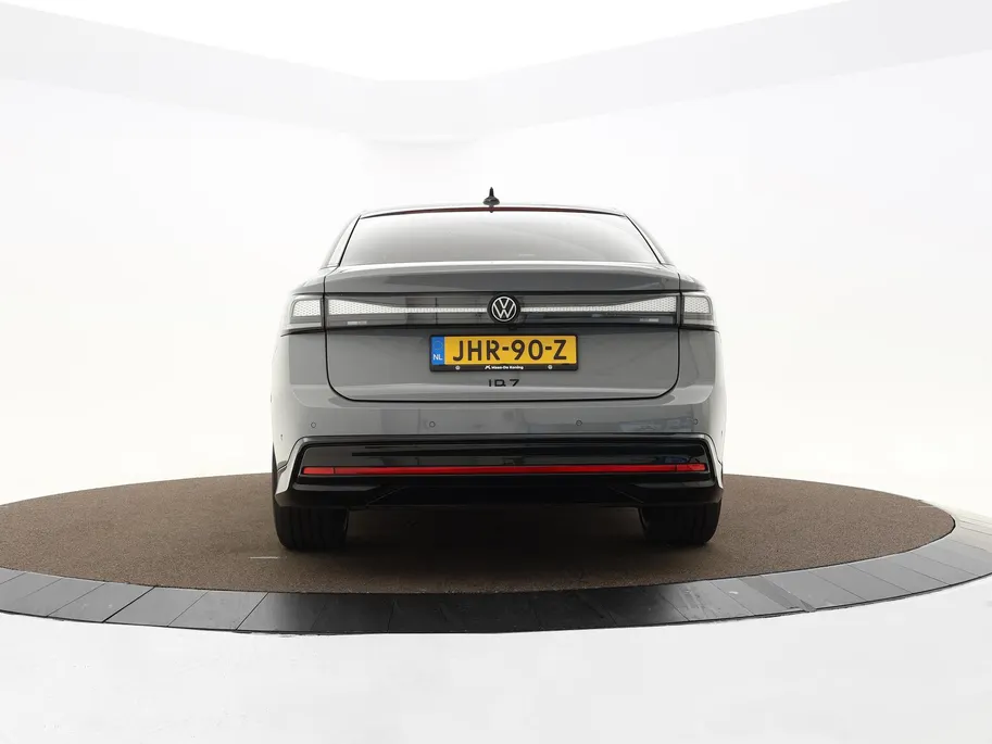 Volkswagen ID.7 Pro Limited Edition 77 kWh accu 286 pk · Achteruitrijcamera · Draadloze telefoonverbinding · LEDER INTERIEUR -