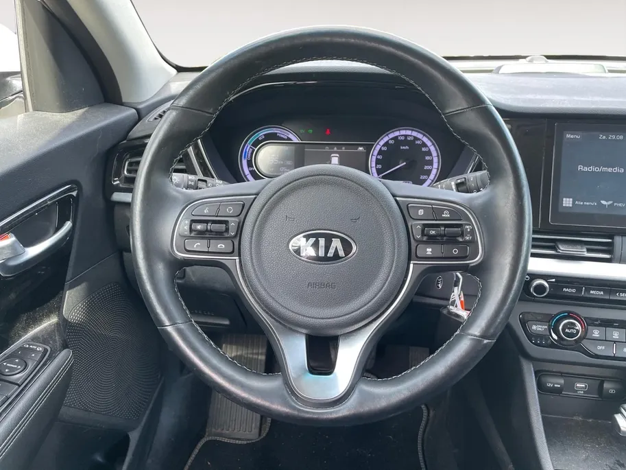Kia Niro 1.6 GDi PHEV DynamicLine | Climate control | Adaptive cruise control | Stoel + stuur verwarming