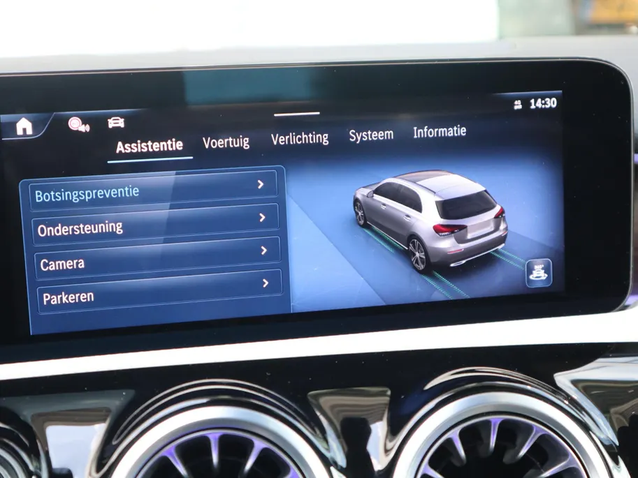Mercedes-Benz A-Klasse 180 Star Edition Luxury Line l Keyless l Panoramadak l Stoelverwarming