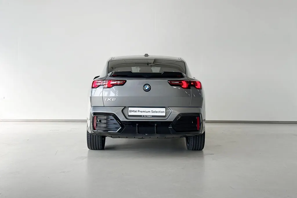 BMW iX2 eDrive20 67 kWh