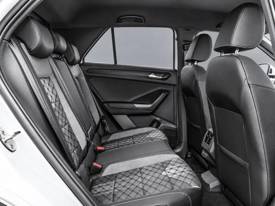Volkswagen T-Roc 1.5 TSI 150pk DSG R-Line · Camera · Keyless · Dodehoeksensor · Stoelverwarming · ACC · Elek. Achterklep · 18'Velgen · Garantie t/m 19-02-2027