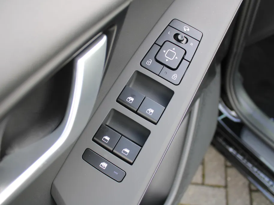Kia Niro 1.6 GDi Hybrid DynamicLine | Camera | Cruise adapt. | Clima | 16' LM | Navi | Keyless | Apple Carplay/Android Auto |