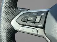 Volkswagen Golf 1.5eTSI/150PK R-Line DSG · Panoramadak · Apple/Android Car Play · Harman/Kardon sound · Camera · Garantie t/m 11-11-2030 of 100000km.