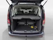 Ford Transit Connect Ford Tourneo Connect PHEV L2 Titanium 7p. | Uit Voorraad Leverbaar | Geel Kenteken | Automaat | Trekhaak | AGR Gecertificeerde Voorstoelen | Achteruitrijcamera | Winter Pakket | Adaptieve Cruise Control