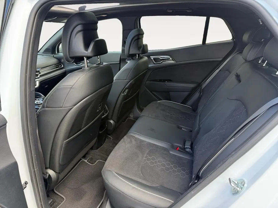 Kia Sportage 1.6 T-GDi Plug-in Hybrid AWD GT-Line Origineel Nederlands | Dealer onderhouden| Resterende fabrieksgarantie | Stoelverwarming + stuurverwarming | Schuifkanteldak |