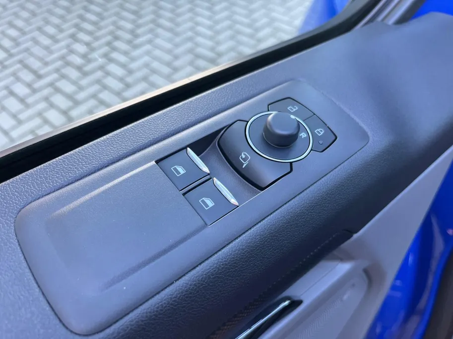 Ford E-Transit Cust. 320 L2H1 MS-RT 71 kWh DC | Te Bestellen | Uniek | Financial lease vanaf 0,99% Rente | 360 Camera | Elek. Schuifdeuren | Elek. Trekhaak | 2300KG Trekgewicht |