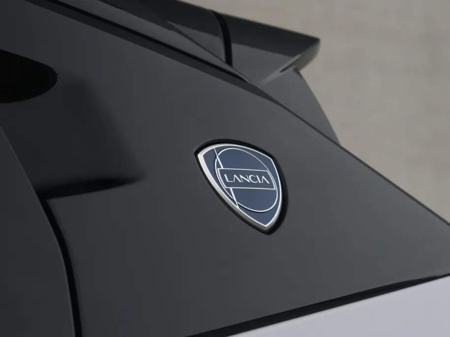 Lancia Ypsilon 1.2T Hybride HF Line | Sala | Tech pack | Navi |