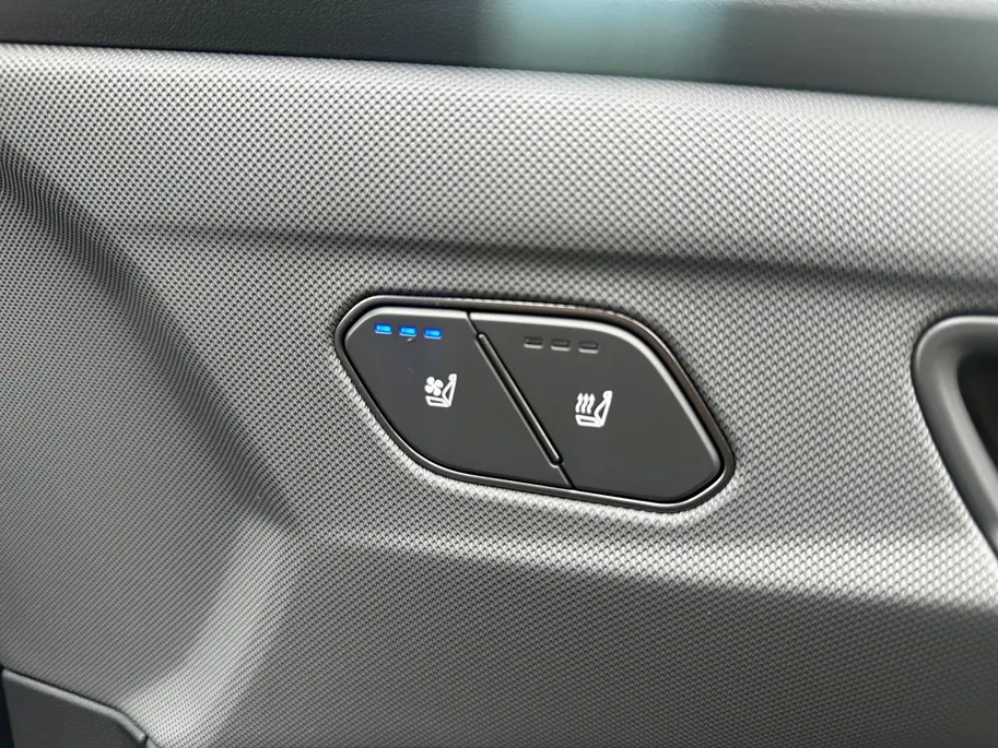 Kia EV5 Plus 81.4 kWh | 3000,- INRUILVOORDEEL | nieuw te bestellen | Geventileerde Stoelen | Stoel/Stuurverwarming |