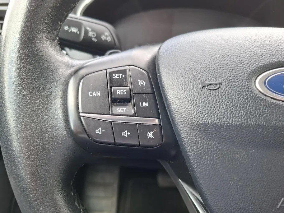 Ford Focus Wagon 1.5 EcoBoost Active Business 150PK Automaat | 1500kg Trekgewicht | Trekhaak | Climate Control | Navigatie | Parkeersensoren | Cruise Control | Keyless Entry