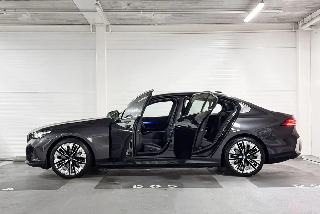 BMW i5 Sedan eDrive40