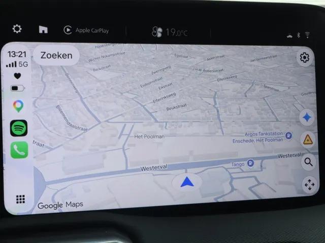 Toyota Urban Cruiser Executive 61 kWh | Panoramdak | 360 Camera | Stuur/Stoel Verwarming |