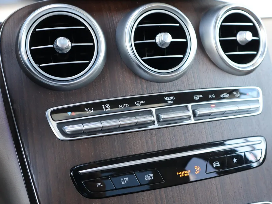 Mercedes-Benz GLC 300 4MATIC AMG line l Panoramadak l Stoelverwarming l Ambiente lichtpakket