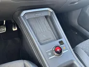 Volkswagen T-Roc 1.5 eTSI R-Line First Edition (360° Camera, Schuif-kanteldak, Elektrische achterklep, etc.)