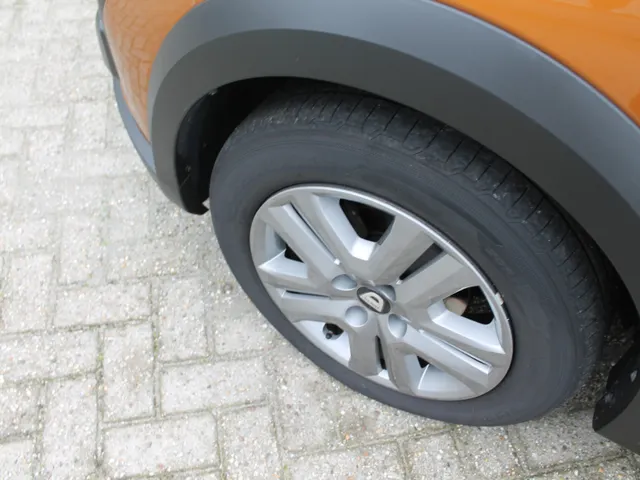 Dacia Sandero Stepway 1.0 TCe 100 PK Bi-Fuel Comfort | Trekhaak | ECC | Sensoren achter | 6 bak |