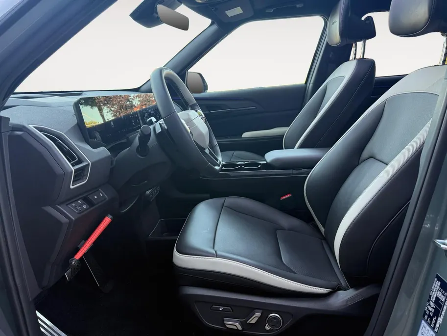 Kia EV5 GT-PlusLine 81.4 kWh | Two-Tone | 20' Lichtmetalen Velgen | Pano | Memory | Harman Kardon | Stoelventilatie | Demo | Uniek | Beschikbaar vanaf december 2026 |