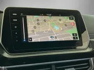 Volkswagen T-Cross 1.0TSI/116PK R-Line DSG · Trekhaak · Navigatie · Camera + Parkeersensoren · Apple/Android Car Play · Stoelverwarming · Garantie t/m 27-07-2030 of 100.000km