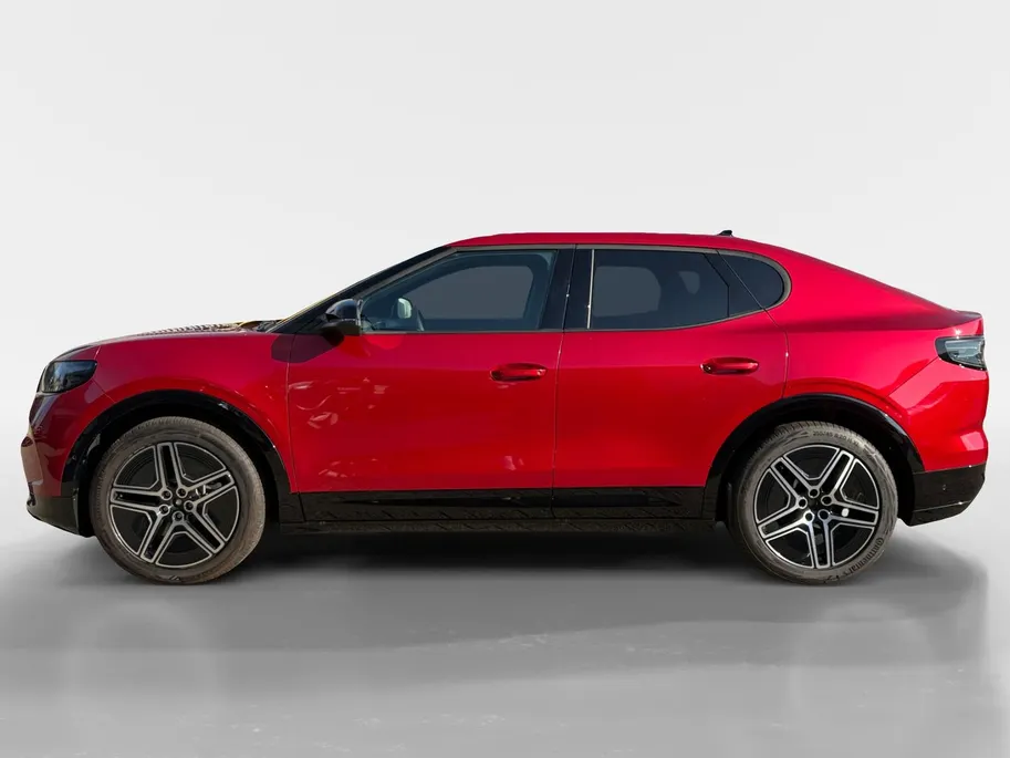 Ford Capri Premium Extended Range AWD 79 kWh 340pk | Direct Leverbaar | €3.500,- Ready Set Ford Bonus | 560km WLTP Rijbereik | Trekhaak | 1200kg Trekgewicht | Panoramadak | Gratis Warmtepomp t.w.v. €1.200,- | 360 Graden Camera | HUD