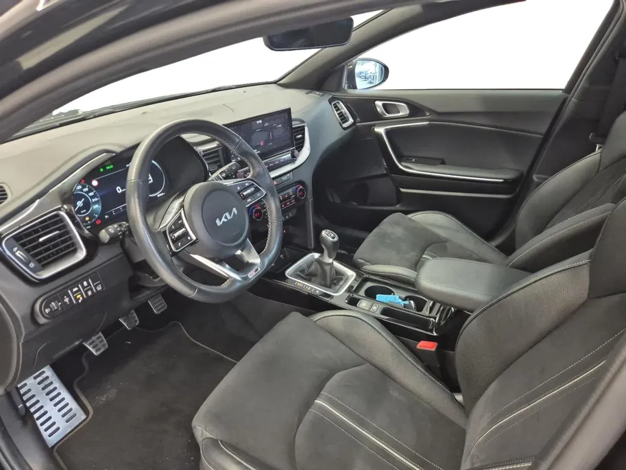 Kia ProCeed 1.0 T-GDi GT-Line 120 PK | Cruise Control | Climate & cruise control | Panoramadak | Stoel & stuurverwarming | Elektrische Kofferbak | Navigatie | Apple Carplay/Android Auto | Fabrieksgarantie | NAP