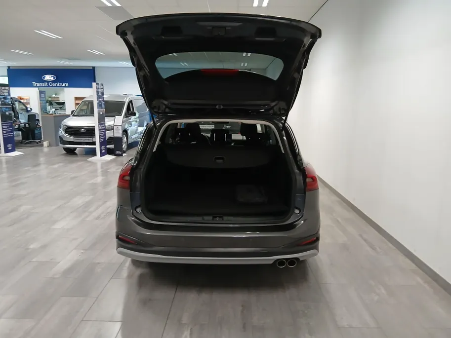 Ford Focus Wagon 1.0 EcoBoost Hybrid Active X | Driver Assistance Pack | Adap. Cruise | Panoramadak | Winter Pack |