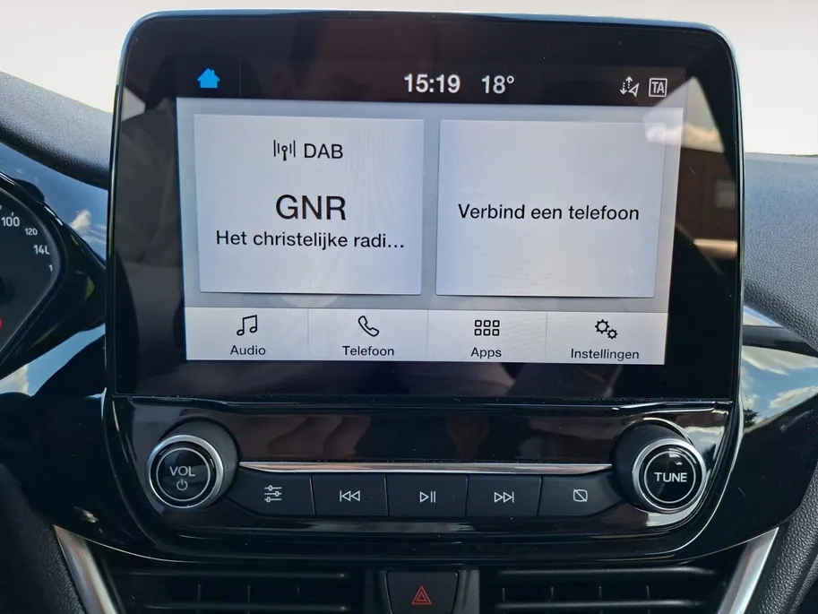 Ford Fiesta 1.0 EcoBoost Hybrid Titanium | Winterpack | Climate Control | Parkeersensoren | 15' Lichtmetaal | DAB+ | Cruisecontrol |