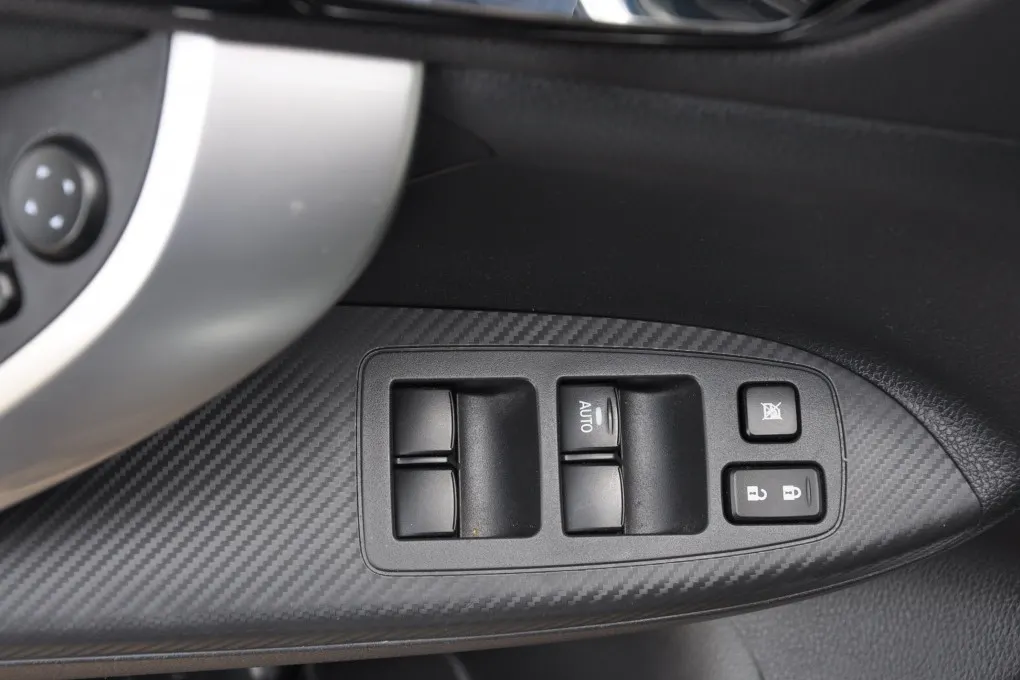 Mitsubishi Eclipse Cross 1.5 DI-T First Ed. All Seasons Head Up