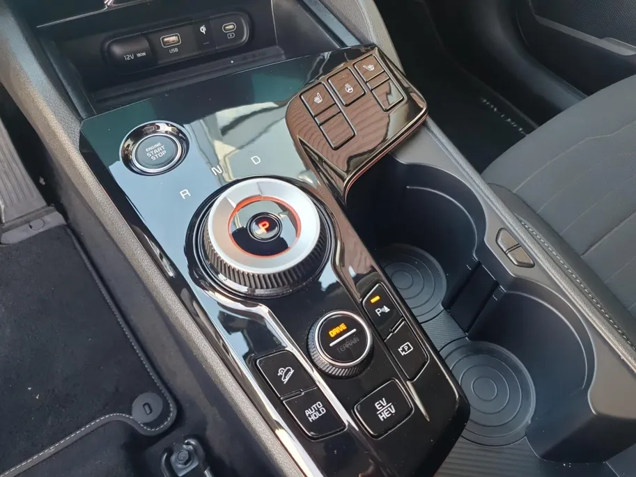 Kia Sportage 1.6T PHEV AWD DynamicPlusLine Edition | Plug-In Hybride | Stoel en stuurverwarming | Elektrisch bedienbare voorstoelen | Navigatie | Camera | Apple Carplay / Android Auto |
