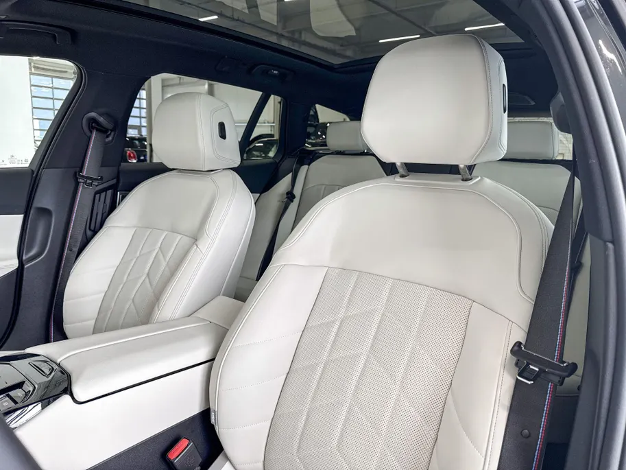 BMW i5 Touring eDrive40 Innovation Pack M Sportpakket Pro