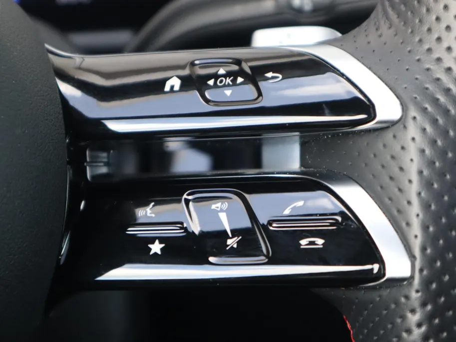 Mercedes-Benz GLA 250 e Star Edition AMG Line l Trekhaak l Keyless l Verwarmbare voorstoelen