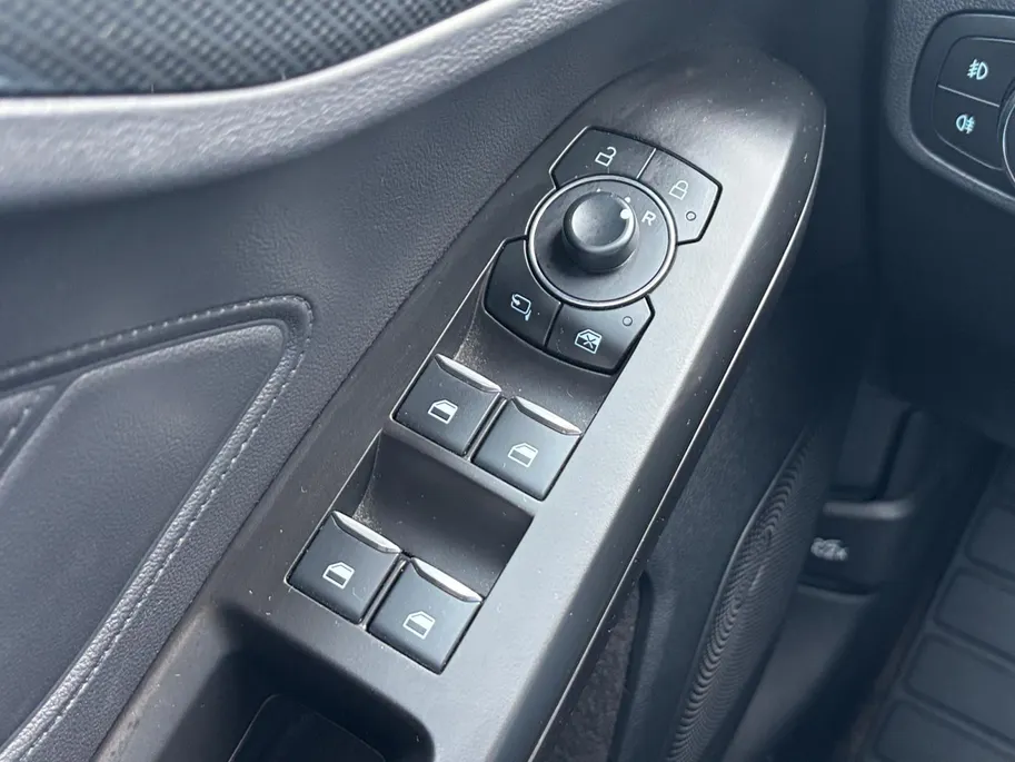 Ford Focus Wagon 1.0 EcoBoost Hybrid ST Line | Winterpack | Apple Carplay/Android Auto | Parkeersensoren | Cruise Control | Climate Control |