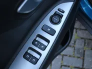 Kia Stonic 1.0 T-GDi MHEV GT-Line | Stuur-/stoelverwarming | Camera | 17' LM | Clima | Keyless | Apple Carplay/Android Auto | Navi | Cruise |
