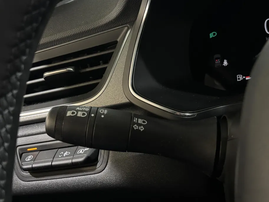 Renault Captur 90PK TCe Techno | Pack Winter | Navi | Climate Control | Camera | Parkeersensoren | Apple CarPlay/Android Auto | Lichtmetalen Velgen | Full LED | Armsteun | Digital Cockpit |