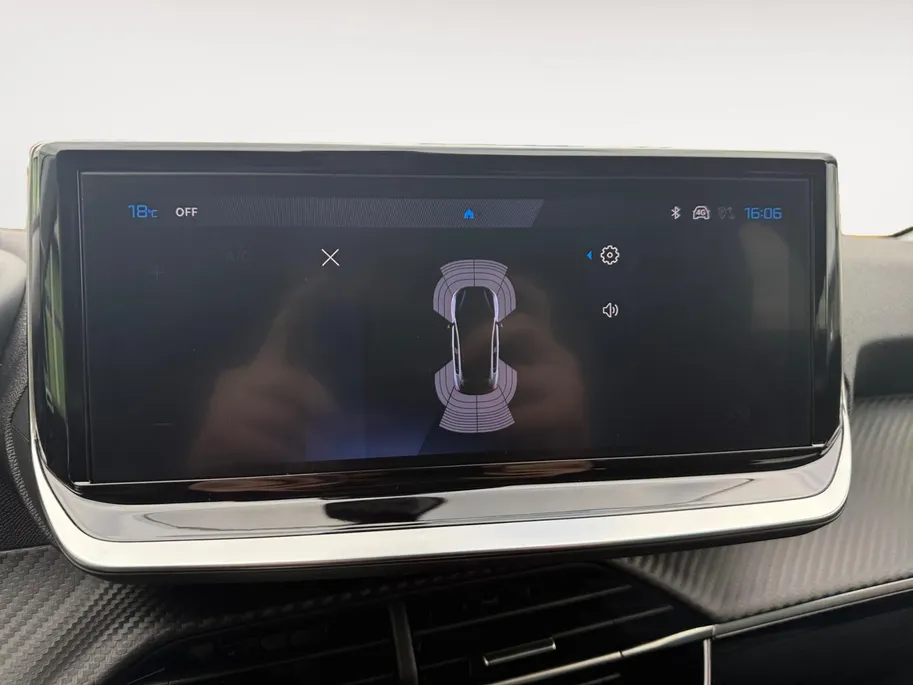 Peugeot 208 1.2 Hybrid 110 e-DCS6 Allure | Lichtmetaal | Automaat | Apple Carplay | Android Auto | 1 Jaar Bovag Garantie