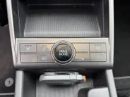 Hyundai Kona 1.6 GDI HEV Comfort Smart 19'' velgen Incl. resterend fabrieksgarantie! Zeer mooie uitvoering! ALS NIEUW!!