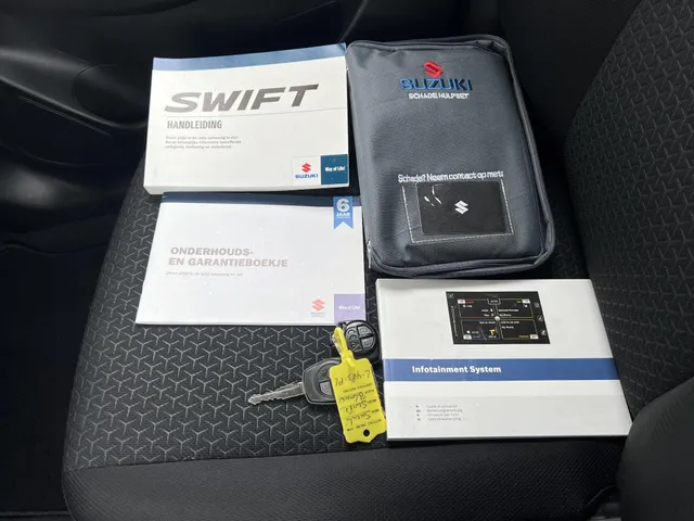 Suzuki Swift 1.2 Select Smart Hybrid | Airco | 16' LM Velgen | Apple Carplay & Android Auto | Lage KM-Stand
