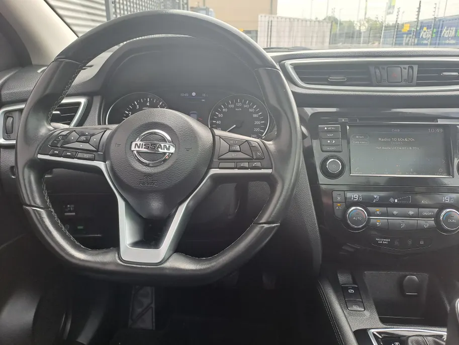 Nissan QASHQAI 1.3 DIG-T Design Edition | Automaat | Trekhaak | Pano Dak | Navi | Cruise | Camera | Apple Carplay/Android Auto | Stoel verrw.