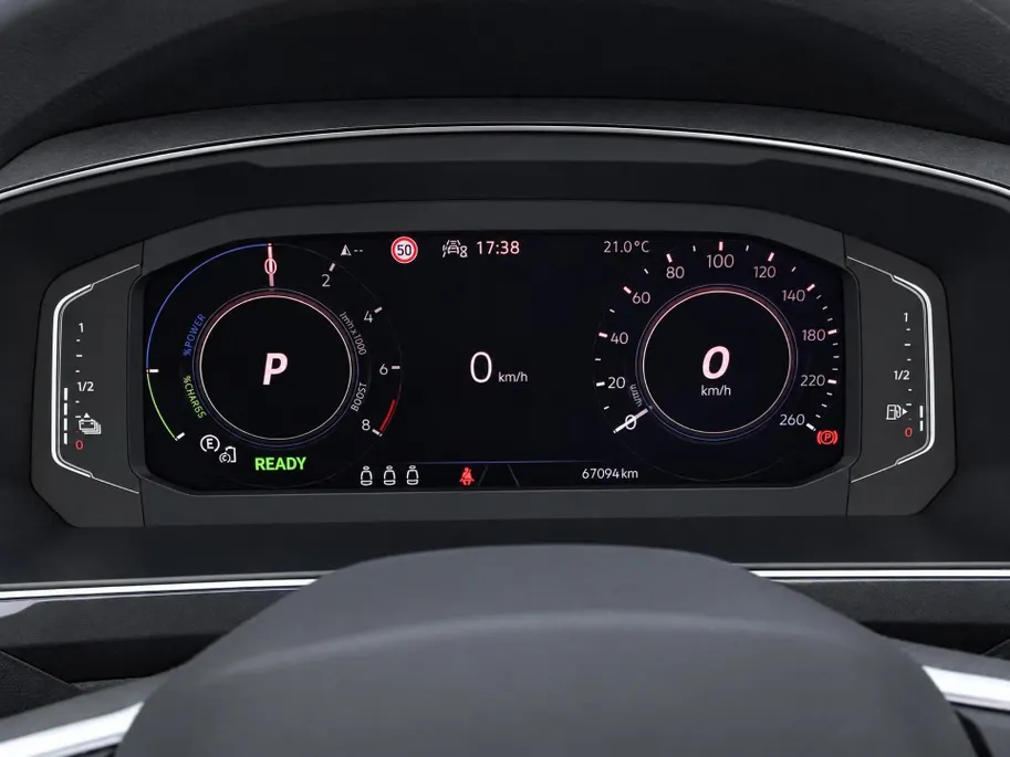 Volkswagen Tiguan 1.4 TSI eHybrid 245pk DSG Elegance · SOH 93,1% · Panoramadak · Camera · Parkeerassistent · Matrix LED · Keyless · Elek. Achterklep ·