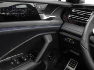 Volkswagen Tiguan 1.5 204pk DSG eHybrid R-Line Edition · Panoramadak · Wegklapbare Trekhaak · 360 Camera · Massage · 19'' Inch · Garantie t/m 15-09-2030 of 100.000km