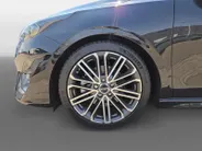 Kia Ceed 1.5 T-GDi GT-PlusLine Automaat | 140 PK | Schuif-kanteldak | JBL | Elektr. verstelbare bestuurdersstoel met geheugenfunctie |  18' lichtmetalen velgen | Dodehoek detectie  | Metallic lak | Fabrieksgarantie t/m 8-4-2032 + 3x 1 jaar*  | NAP