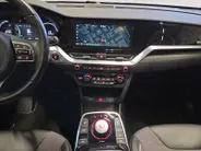 Kia e-Niro DynamicPlusLine 64 kWh | 1e Eigenaar | Accu 100% | Dealer onderhouden | Cruise Control Adaptief | Schuif/Kantel dak | Stoelverwarming | Apple Carplay/Android Auto | Camera | Fabrieksgarantie | NAP