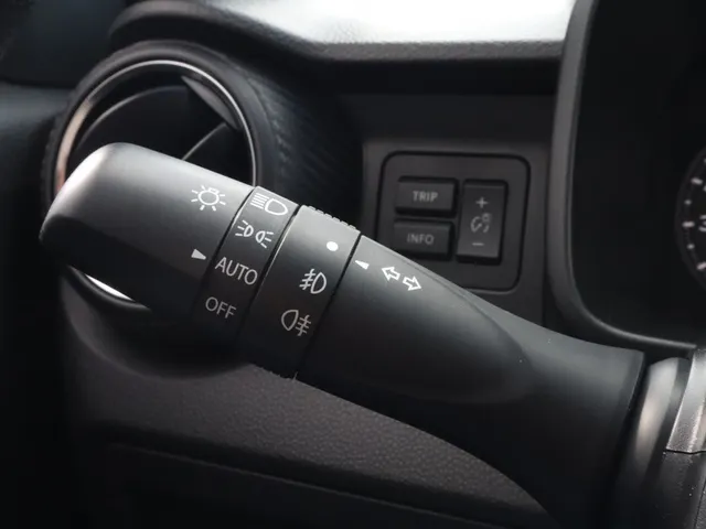 Suzuki Ignis 1.2 Hybrid Select Carplay | Bi-tone