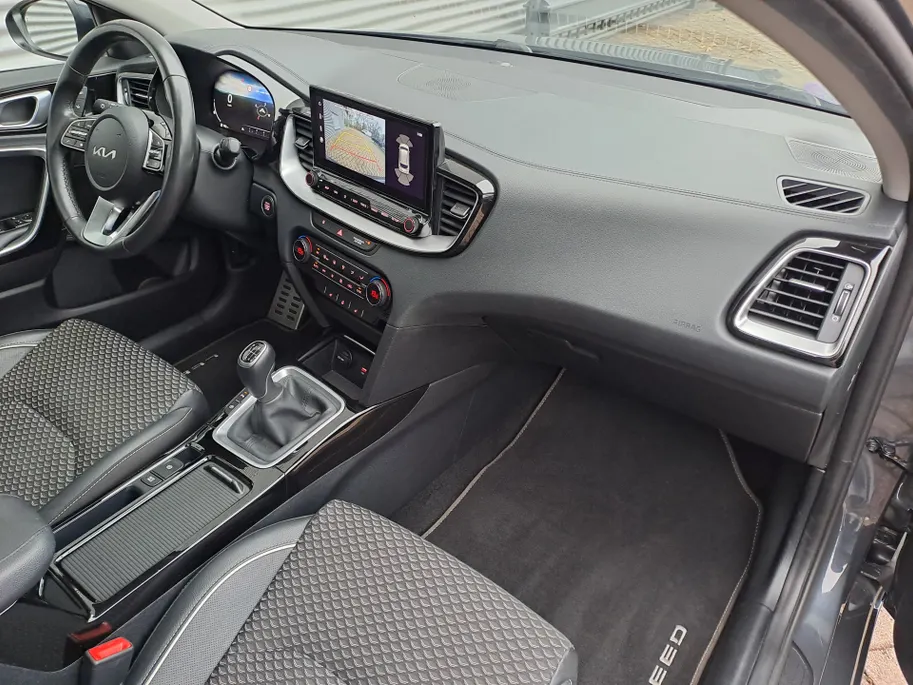 Kia Ceed Sportswagon 1.0 T-GDi ExecutiveLine Navigatie GROOT scherm | Camera | Cruise | Panorama schuif/kanteldak | Dode hoek | Apple Carplay/Android Auto | Stoel/stuur verwarming | JBL | Elektr. achterklep