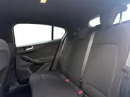 Ford Focus 1.0 EcoBoost Hybrid ST Line | NL-Auto | Dealer Onderhouden | Navigatie | Apple/Android Auto | Parkeersensoren | 12 maanden garantie! |
